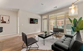 East Atlanta Retreat Haven Of Fun And Comfort!